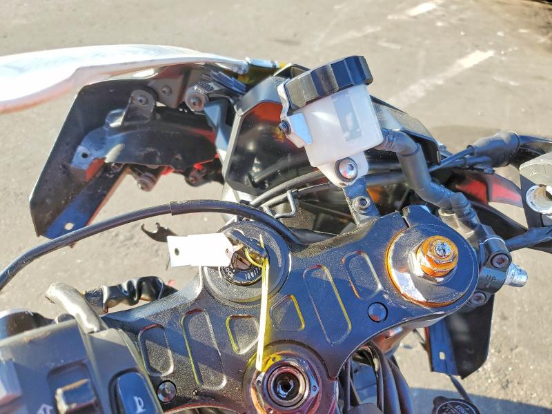 2022 Yamaha Yzfr7 მანქანა იყიდება აუქციონზე, vin: JYARM38E2NA004576, აუქციონის ნომერი: 54484416