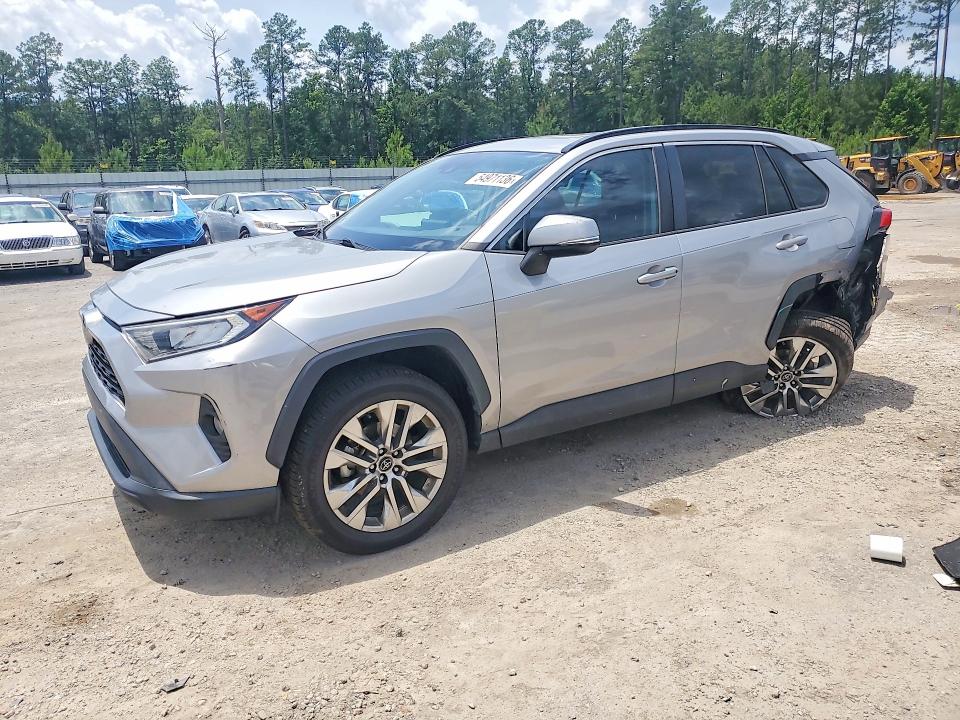 Auction sale of the 2021 Toyota Rav4, vin: 2T3A1RFVXMW143600, lot number: 54971136