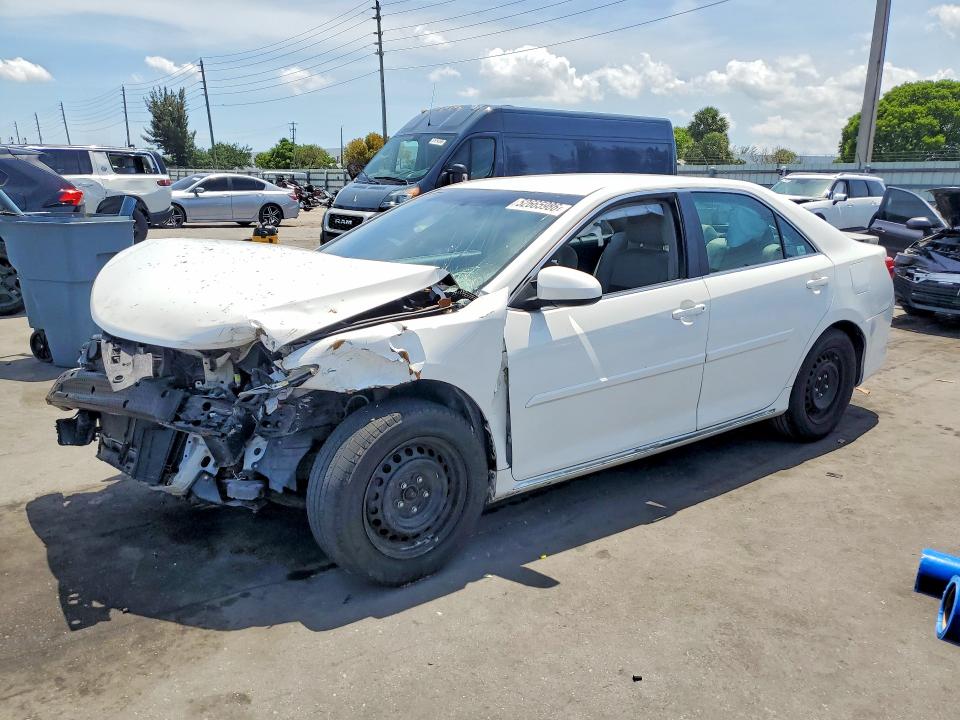 52665986 :رقم المزاد ، 4T4BF1FK4ER398126 vin ، 2014 Toyota Camry مزاد بيع