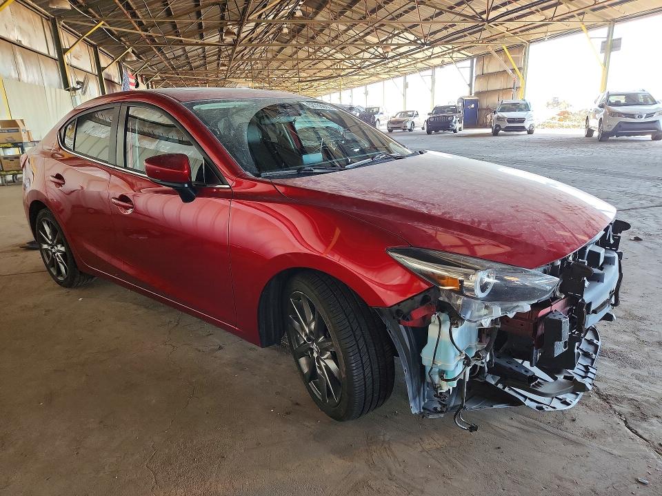 52733616 :رقم المزاد ، 3MZBN1W33JM187117 vin ، 2018 Mazda 3 مزاد بيع