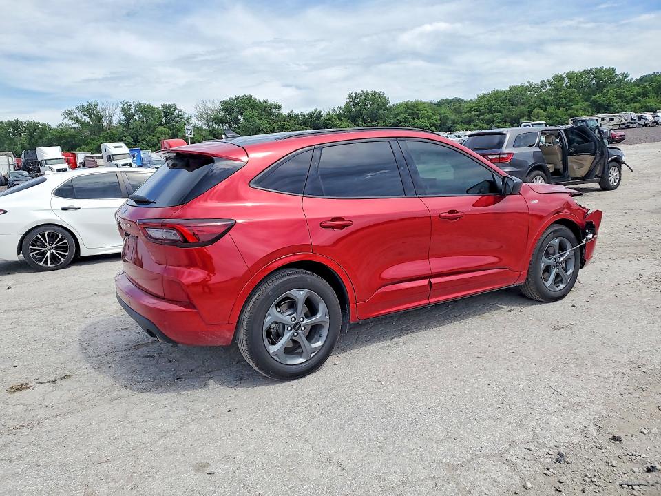 54600326 :رقم المزاد ، 1FMCU0MN3PUB43580 vin ، 2023 Ford Escape مزاد بيع