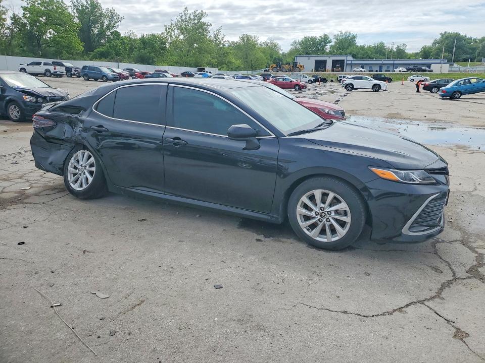52210786 :رقم المزاد ، 4T1C11AK6PU104863 vin ، 2023 Toyota Camry مزاد بيع