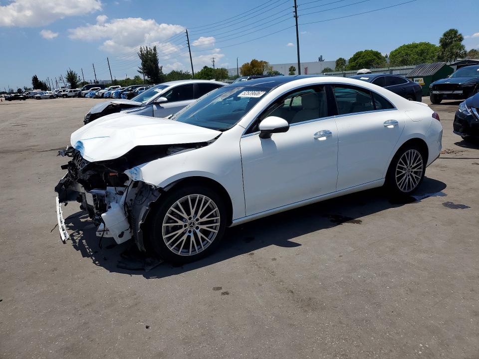 Продаж на аукціоні авто 2025 Mercedes-benz Cla, vin: W1K5J4GB3SN525745, номер лоту: 52539606