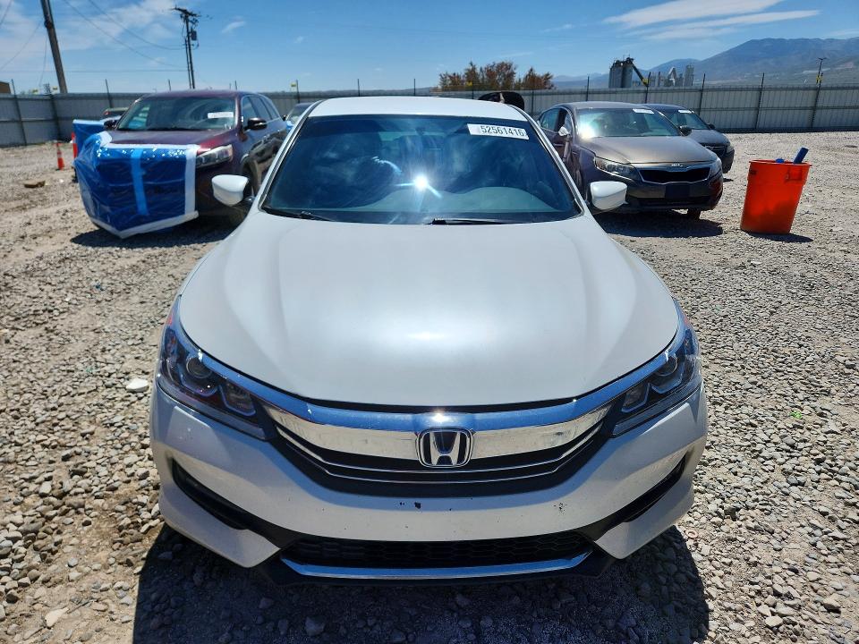 52561416 :رقم المزاد ، 1HGCR2F17HA150726 vin ، 2017 Honda Accord مزاد بيع