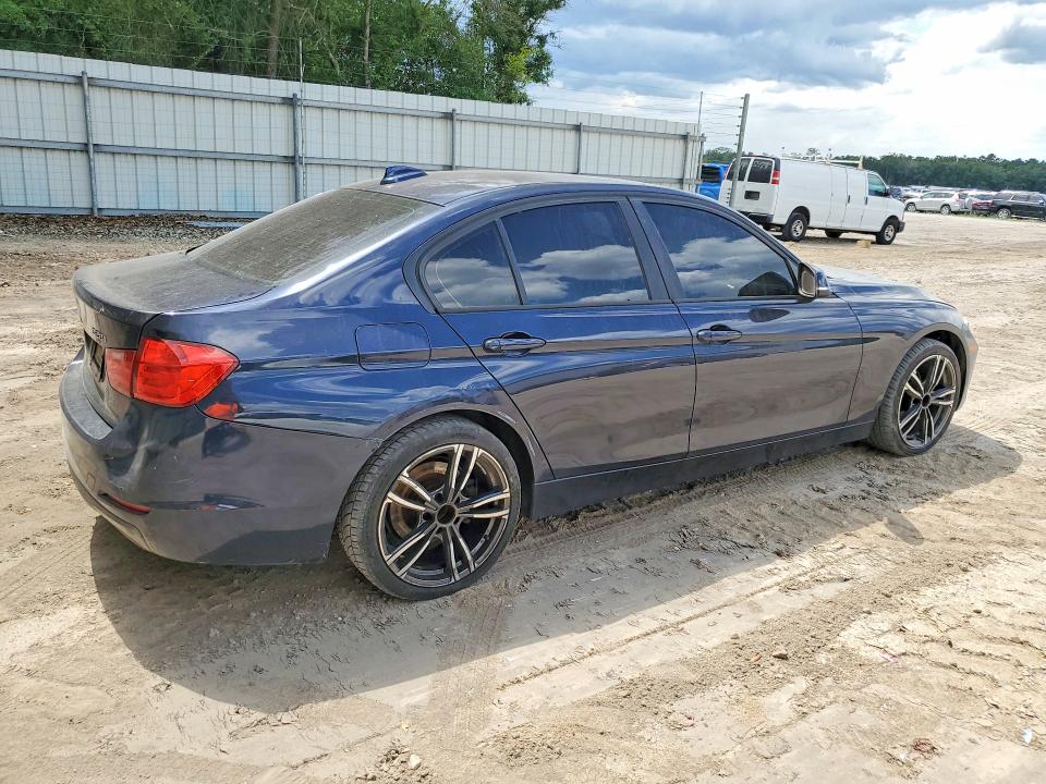 2013 Bmw 328 მანქანა იყიდება აუქციონზე, vin: WBA3A5G5XDNP22218, აუქციონის ნომერი: 54418906