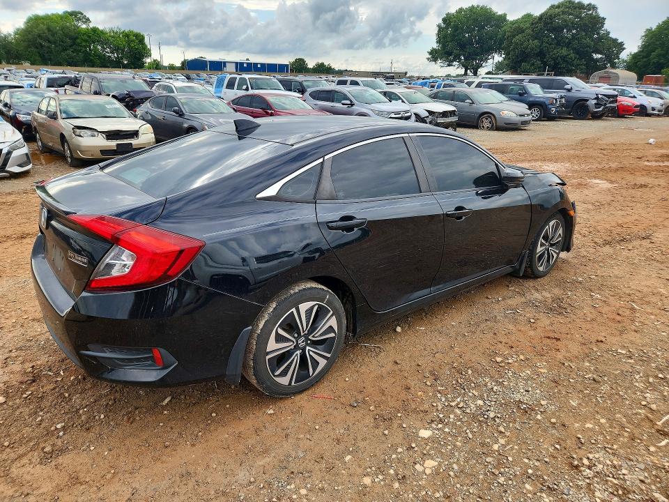 Продажа на аукционе авто 2017 Honda Civic, vin: 19XFC1F75HE005385, номер лота: 55620366