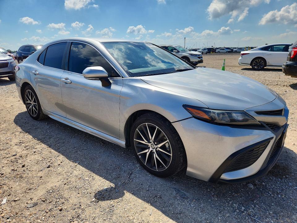 Продажа на аукционе авто 2022 Toyota Camry, vin: 4T1G11AK1NU019606, номер лота: 53432716