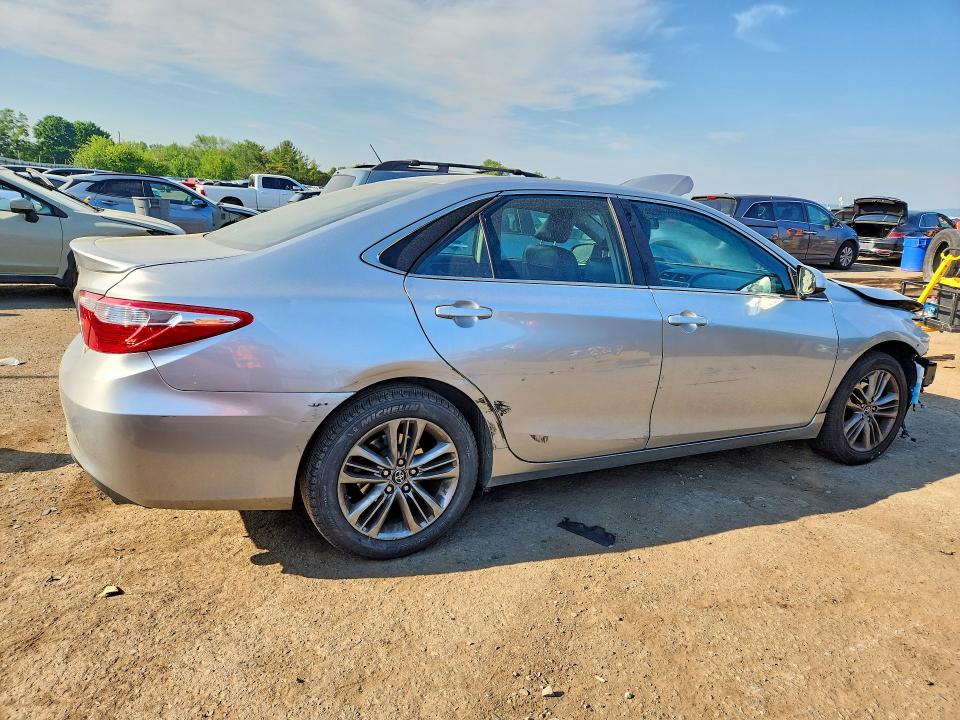 53720086 :رقم المزاد ، 4T1BF1FK4HU751186 vin ، 2017 Toyota Camry مزاد بيع