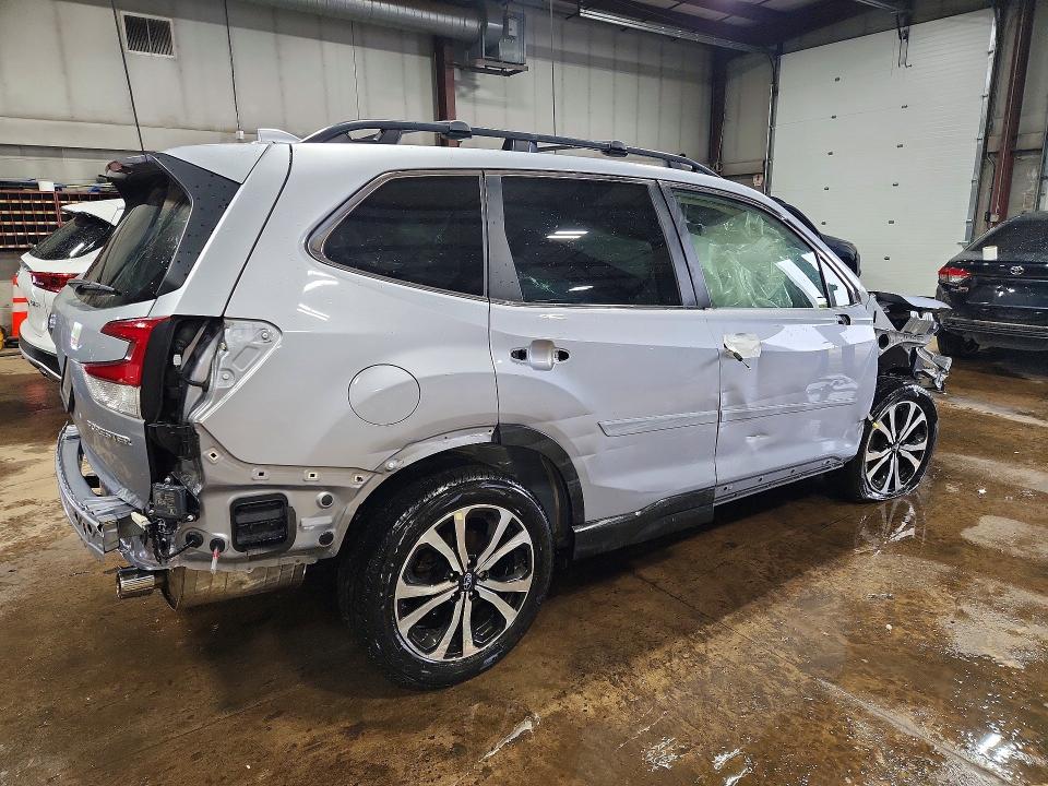 Продажа на аукционе авто 2022 Subaru Forester, vin: JF2SKAPC2NH526813, номер лота: 53547696