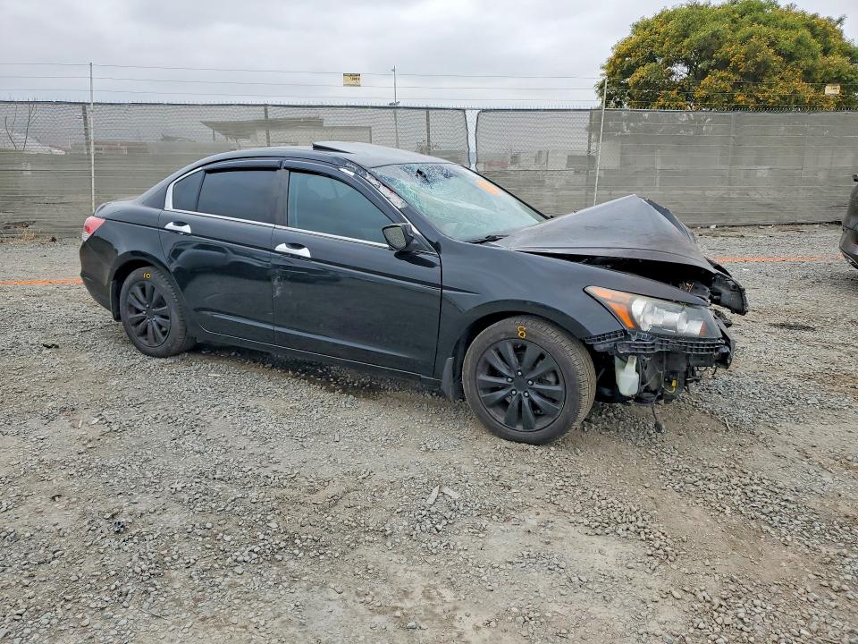 53828446 :رقم المزاد ، 1HGCP3F88BA029686 vin ، 2011 Honda Accord مزاد بيع