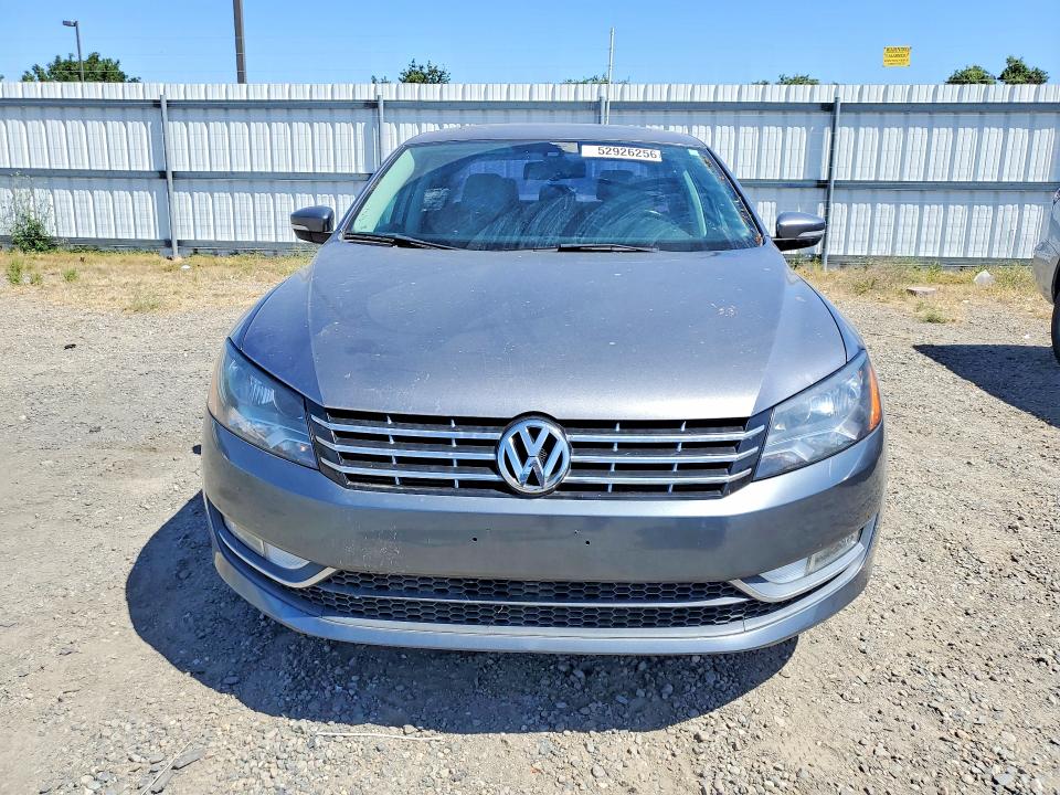 52926256 :رقم المزاد ، 1VWCN7A3XEC101758 vin ، 2014 Volkswagen Passat مزاد بيع