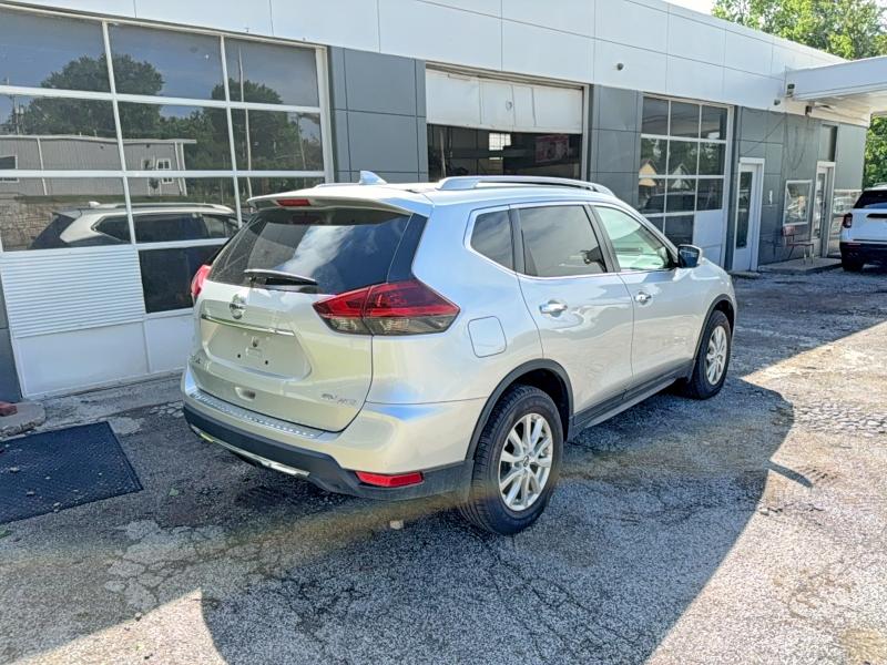 52853056 :رقم المزاد ، 5N1AT2MV9JC845437 vin ، 2018 Nissan Rogue مزاد بيع