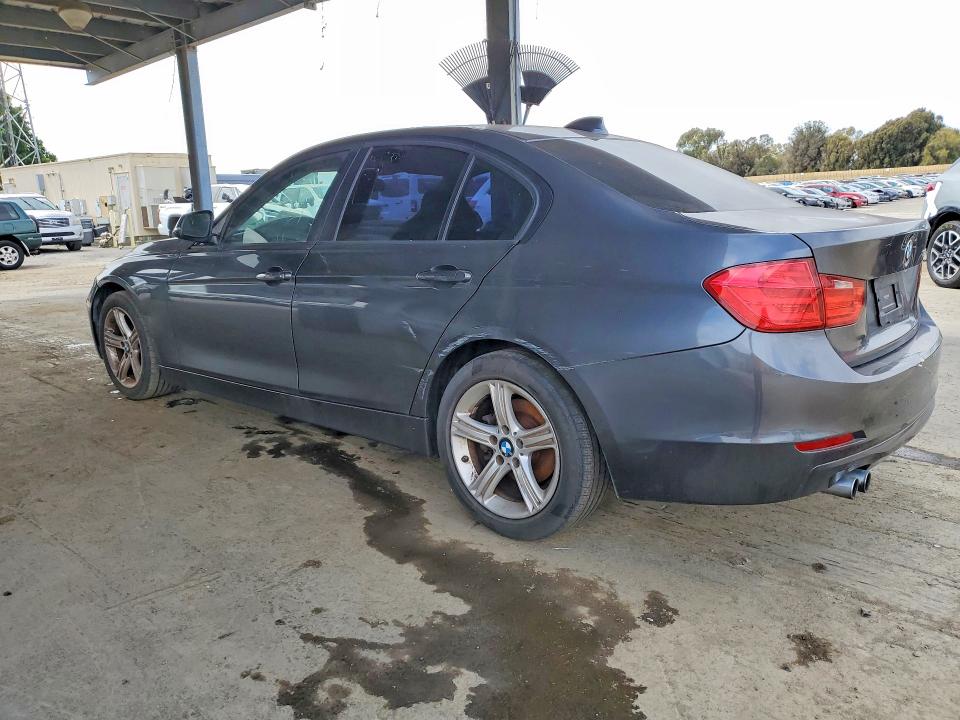 2013 Bmw 328 მანქანა იყიდება აუქციონზე, vin: WBA3C1C58DF439240, აუქციონის ნომერი: 52254056