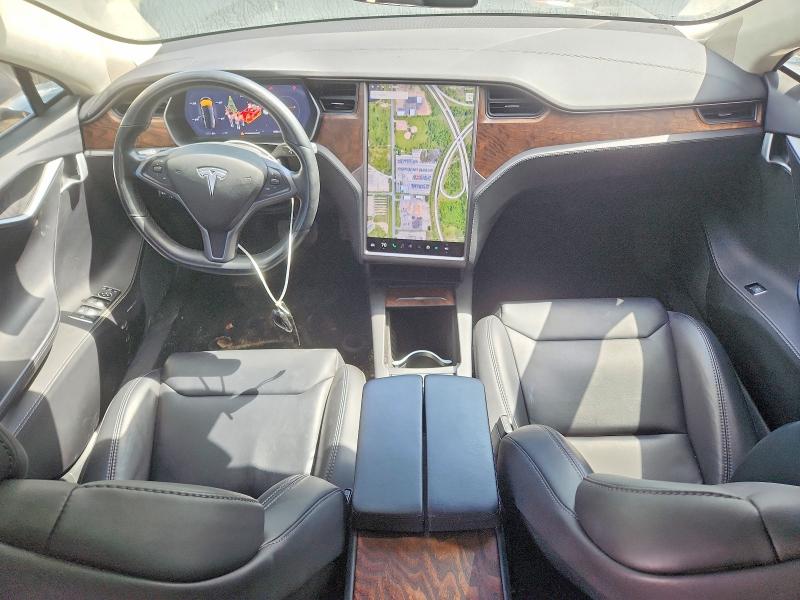 49894136 :رقم المزاد ، 5YJSA1E25JF285593 vin ، 2018 Tesla Model S مزاد بيع