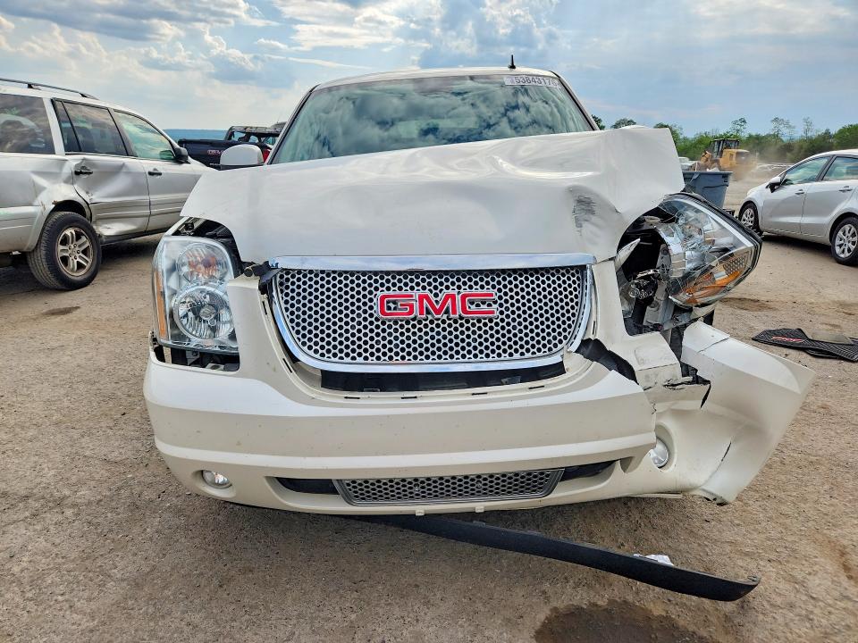 53843176 :رقم المزاد ، 1GKS2EEF0ER227693 vin ، 2014 Gmc Yukon مزاد بيع