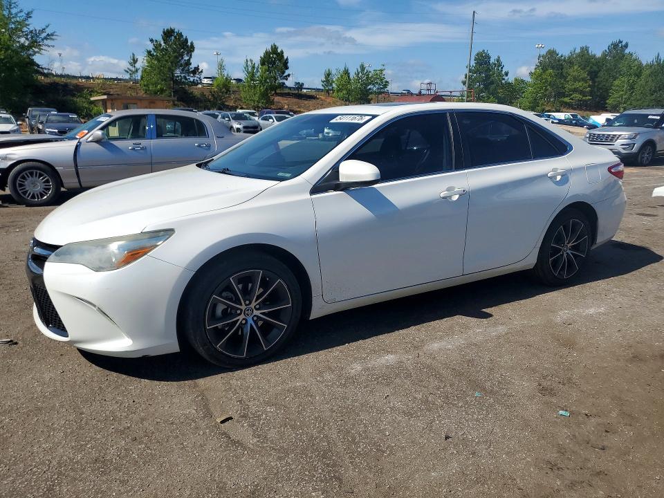 54111676 :رقم المزاد ، 4T1BF1FK0FU499675 vin ، 2015 Toyota Camry مزاد بيع