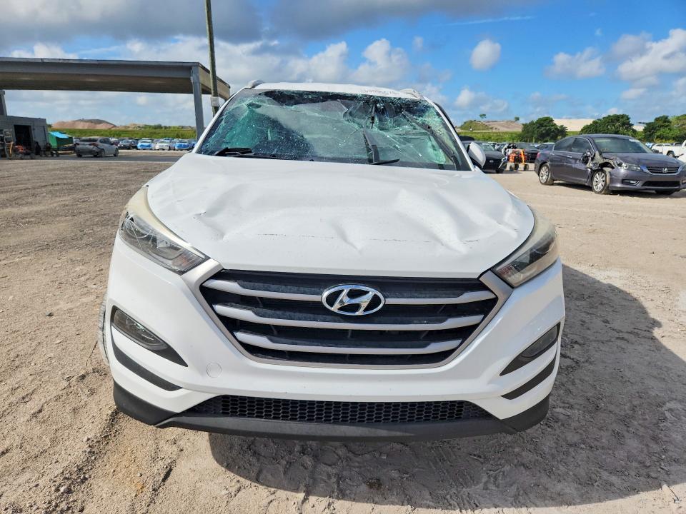 53899676 :رقم المزاد ، KM8J33A42HU503107 vin ، 2017 Hyundai Tucson مزاد بيع