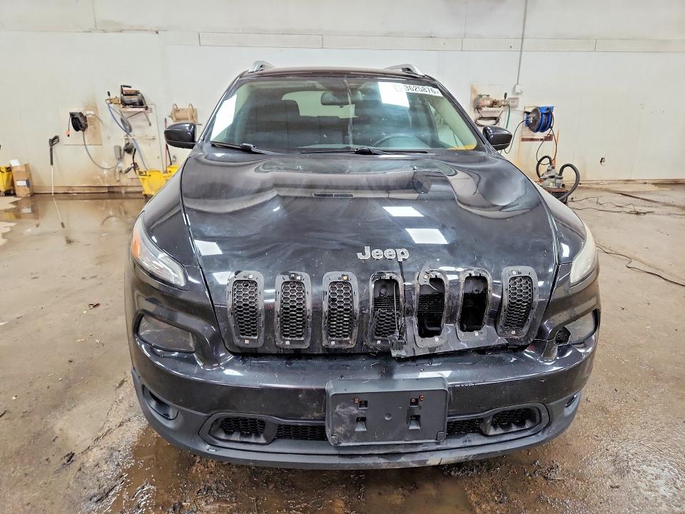 53625876 :رقم المزاد ، 1C4PJMCS0GW139679 vin ، 2016 Jeep Cherokee مزاد بيع