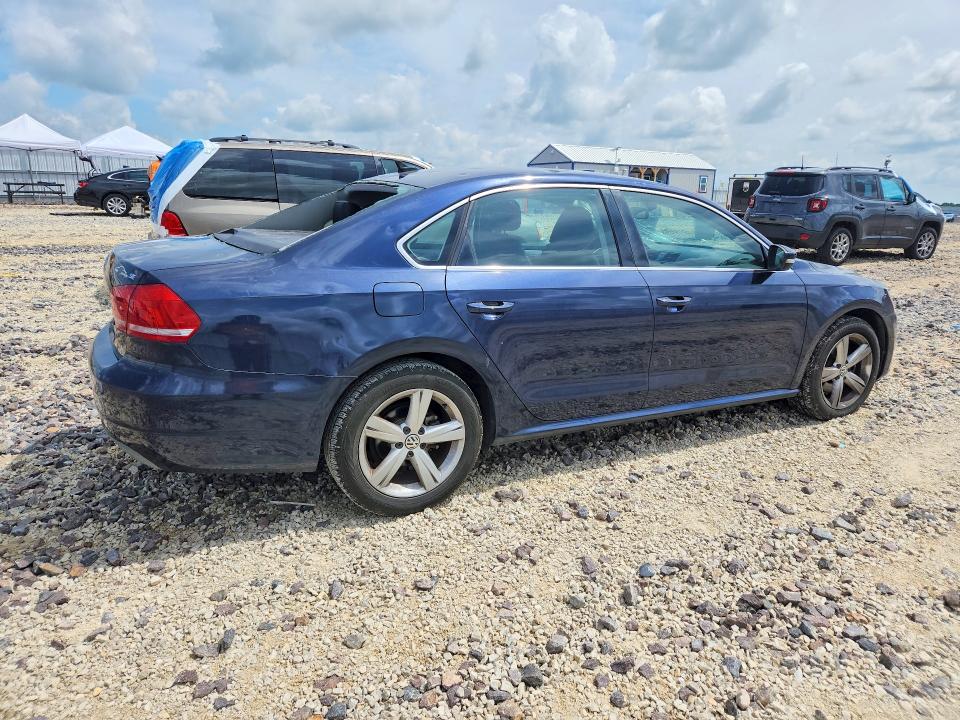 2013 Volkswagen Passat მანქანა იყიდება აუქციონზე, vin: 1VWBP7A38DC086228, აუქციონის ნომერი: 54832806