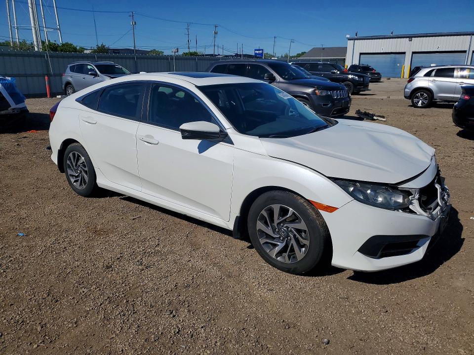 Продаж на аукціоні авто 2018 Honda Civic, vin: 19XFC2F7XJE018984, номер лоту: 53643836