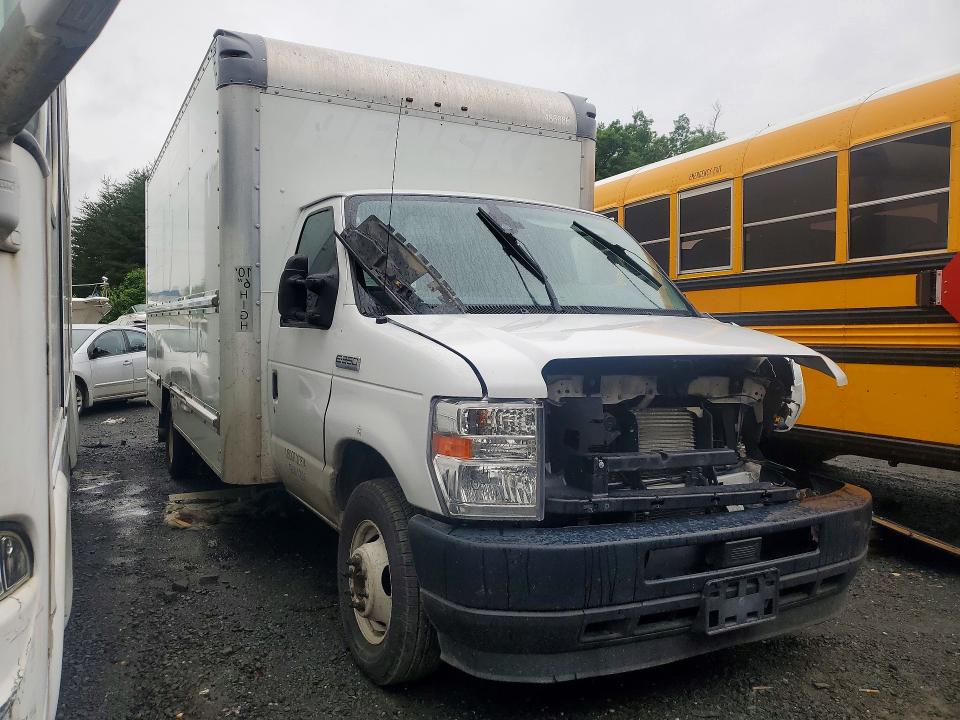 57277766 :رقم المزاد ، 1FDWE3FN6NDC09089 vin ، 2022 Ford Econoline مزاد بيع