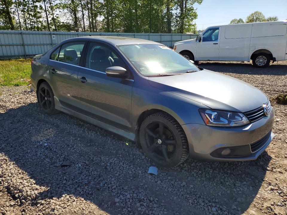 52858336 :رقم المزاد ، 3VWLL7AJ4EM445685 vin ، 2014 Volkswagen Jetta مزاد بيع