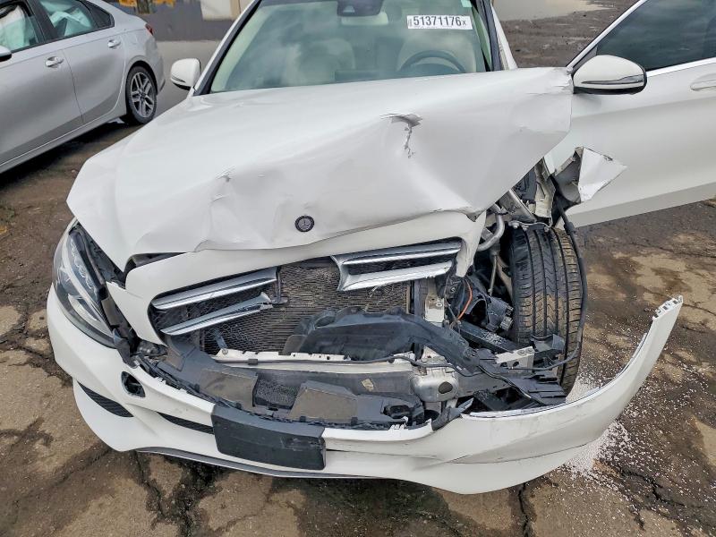 51371176 :رقم المزاد ، 55SWF4KB5HU197015 vin ، 2017 Mercedes-benz C مزاد بيع