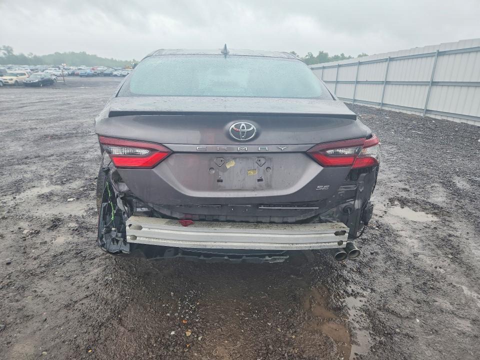 54804956 :رقم المزاد ، 4T1G11AK6MU609153 vin ، 2021 Toyota Camry مزاد بيع