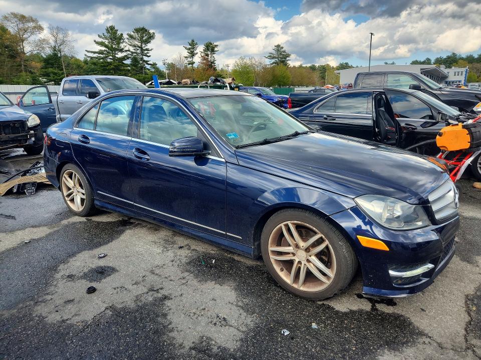 2012 Mercedes-benz C მანქანა იყიდება აუქციონზე, vin: WDDGF8BB8CR208790, აუქციონის ნომერი: 52880066