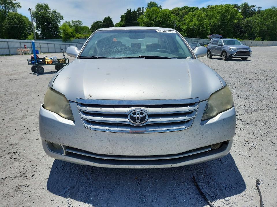 53104946 :رقم المزاد ، 4T1BK36BX6U129258 vin ، 2006 Toyota Avalon مزاد بيع