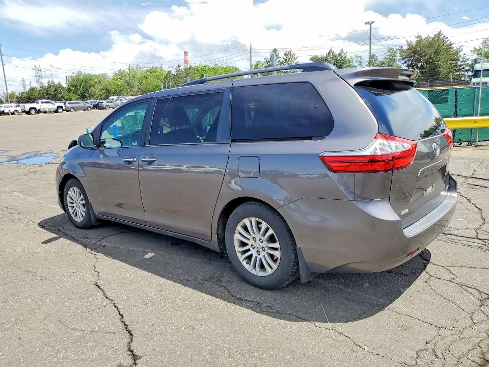 54665996 :رقم المزاد ، 5TDYK3DC5FS663220 vin ، 2015 Toyota Sienna مزاد بيع