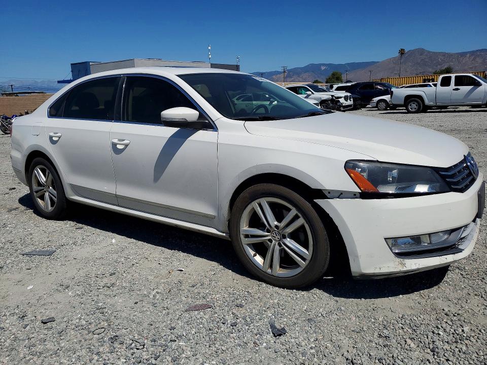 Продажа на аукционе авто 2015 Volkswagen Passat, vin: 1VWCV7A37FC003658, номер лота: 53248496