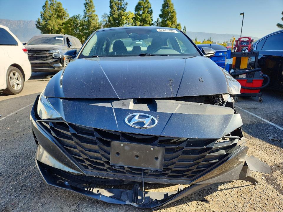 52844186 :رقم المزاد ، 5NPLM4AG1MH051116 vin ، 2021 Hyundai Elantra مزاد بيع