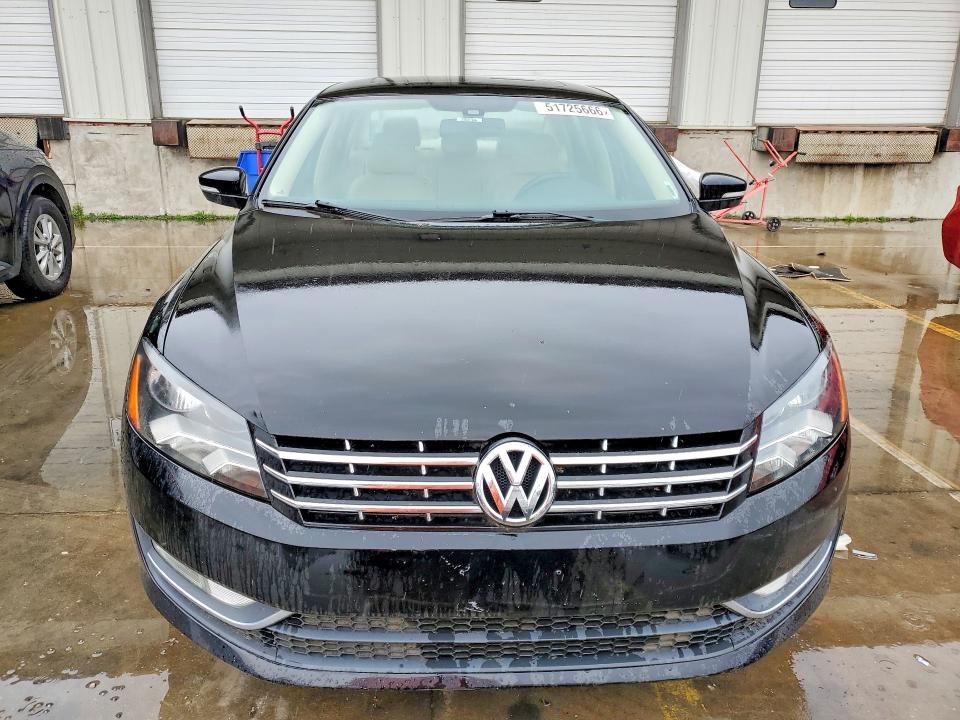 51725666 :رقم المزاد ، 1VWCN7A32EC010564 vin ، 2014 Volkswagen Passat مزاد بيع
