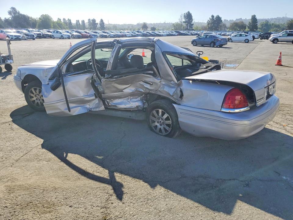 2006 Ford Crown Victoria მანქანა იყიდება აუქციონზე, vin: 2FAFP74W56X166883, აუქციონის ნომერი: 53854126