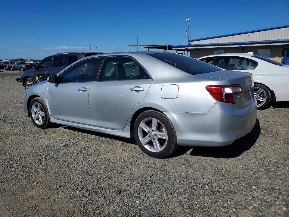 2014 Toyota Camry მანქანა იყიდება აუქციონზე, vin: 4T1BF1FK2EU417377, აუქციონის ნომერი: 55196806