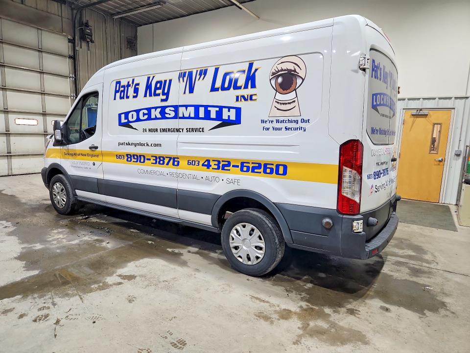 54666726 :رقم المزاد ، 1FTYR2CM0HKB55652 vin ، 2017 Ford Transit مزاد بيع