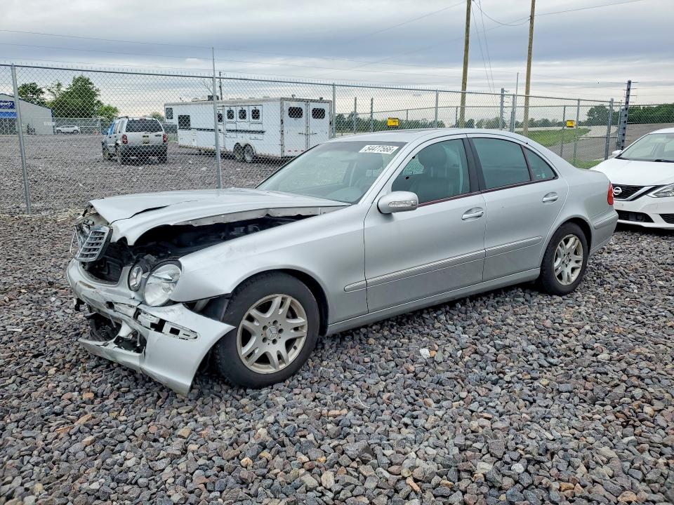 54477566 :رقم المزاد ، WDBUF26JX5A608216 vin ، 2005 Mercedes-benz E مزاد بيع