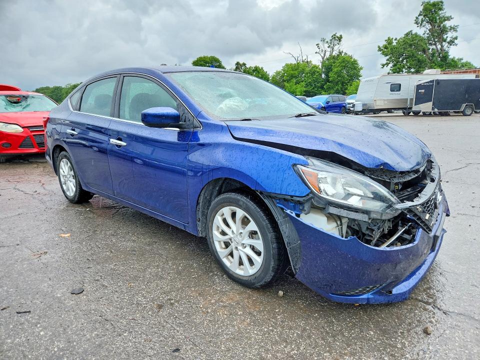 54273796 :رقم المزاد ، 3N1AB7AP1JY272621 vin ، 2018 Nissan Sentra مزاد بيع