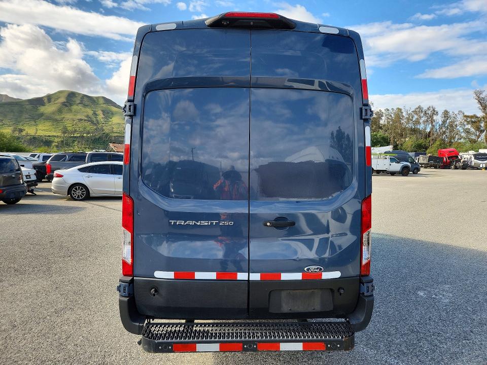 50575266 :رقم المزاد ، 1FTBR3X80LKA72451 vin ، 2020 Ford Transit مزاد بيع