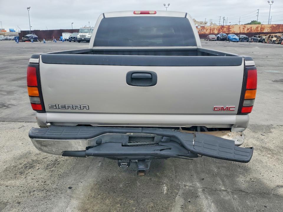 53136786 :رقم المزاد ، 2GTEC13T451388743 vin ، 2005 Gmc New Sierra مزاد بيع