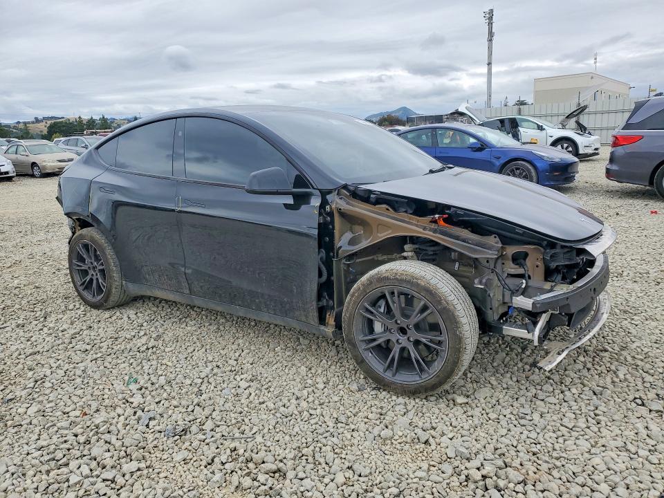 2025 Tesla Model Y მანქანა იყიდება აუქციონზე, vin: 7SAYGDED3SF306070, აუქციონის ნომერი: 52268646