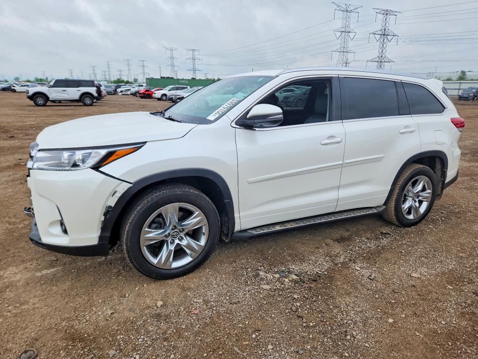 53979156 :رقم المزاد ، 5TDDZRFH3JS873832 vin ، 2018 Toyota Highlander مزاد بيع