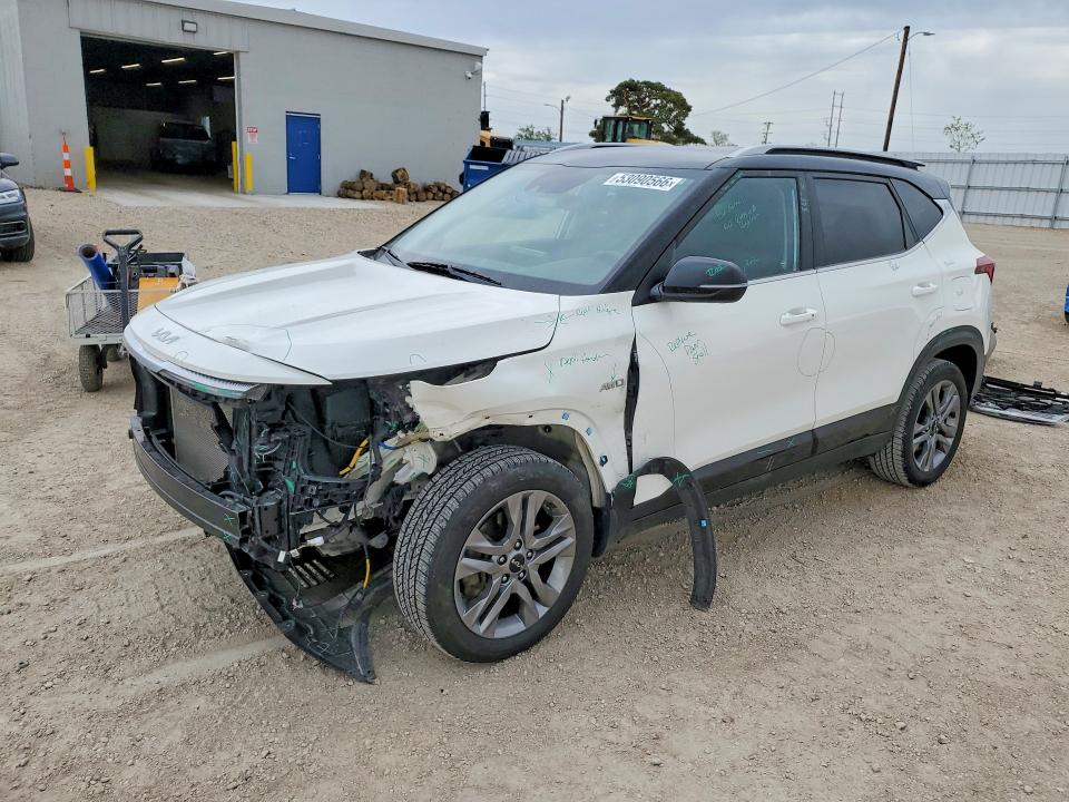 53090566 :رقم المزاد ، KNDEUCAA6N7248514 vin ، 2022 Kia Seltos مزاد بيع