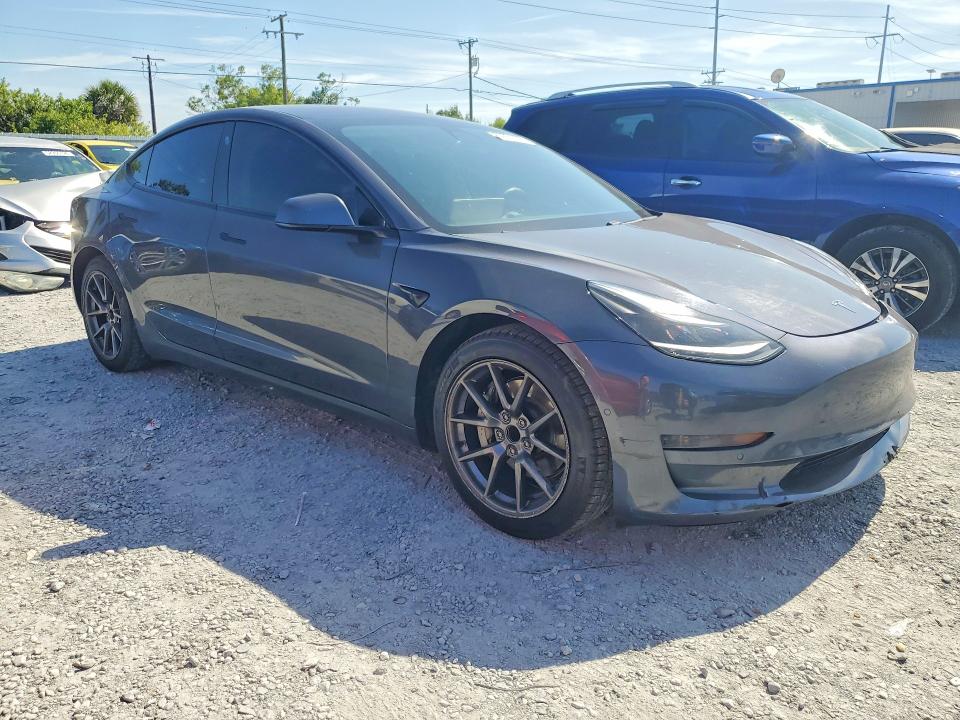 52861996 :رقم المزاد ، 5YJ3E1EA5MF048218 vin ، 2021 Tesla Model 3 مزاد بيع