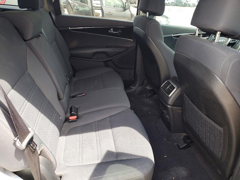 2017 Kia Sorento მანქანა იყიდება აუქციონზე, vin: 5XYPG4A37HG328810, აუქციონის ნომერი: 54977686