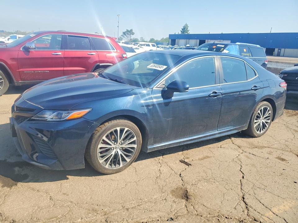 53640546 :رقم المزاد ، 4T1B11HK7KU756160 vin ، 2019 Toyota Camry مزاد بيع