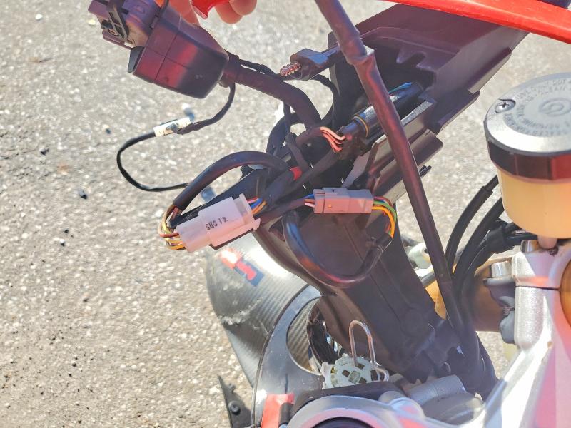 52016026 :رقم المزاد ، ZD4RKU004CS001707 vin ، 2012 Aprilia Rsv4 مزاد بيع