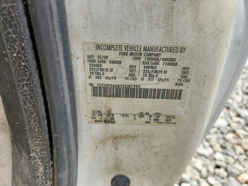 54493486 :رقم المزاد ، 1FDXF46S8YED81992 vin ، 2000 Ford F450 مزاد بيع