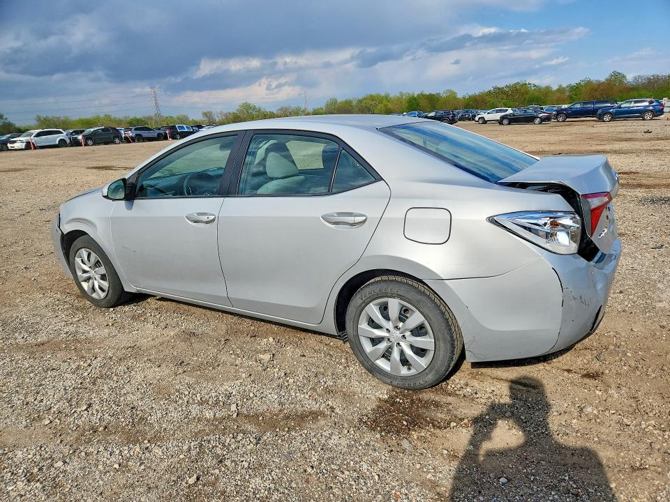 52298046 :رقم المزاد ، 5YFBURHE9FP315492 vin ، 2015 Toyota Corolla مزاد بيع
